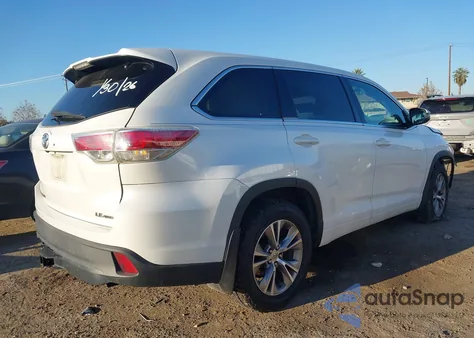 2015 Toyota Highlander Le Plus V6 z USA, uszkodzony, nr VIN 5TDBKRFH6FS140967